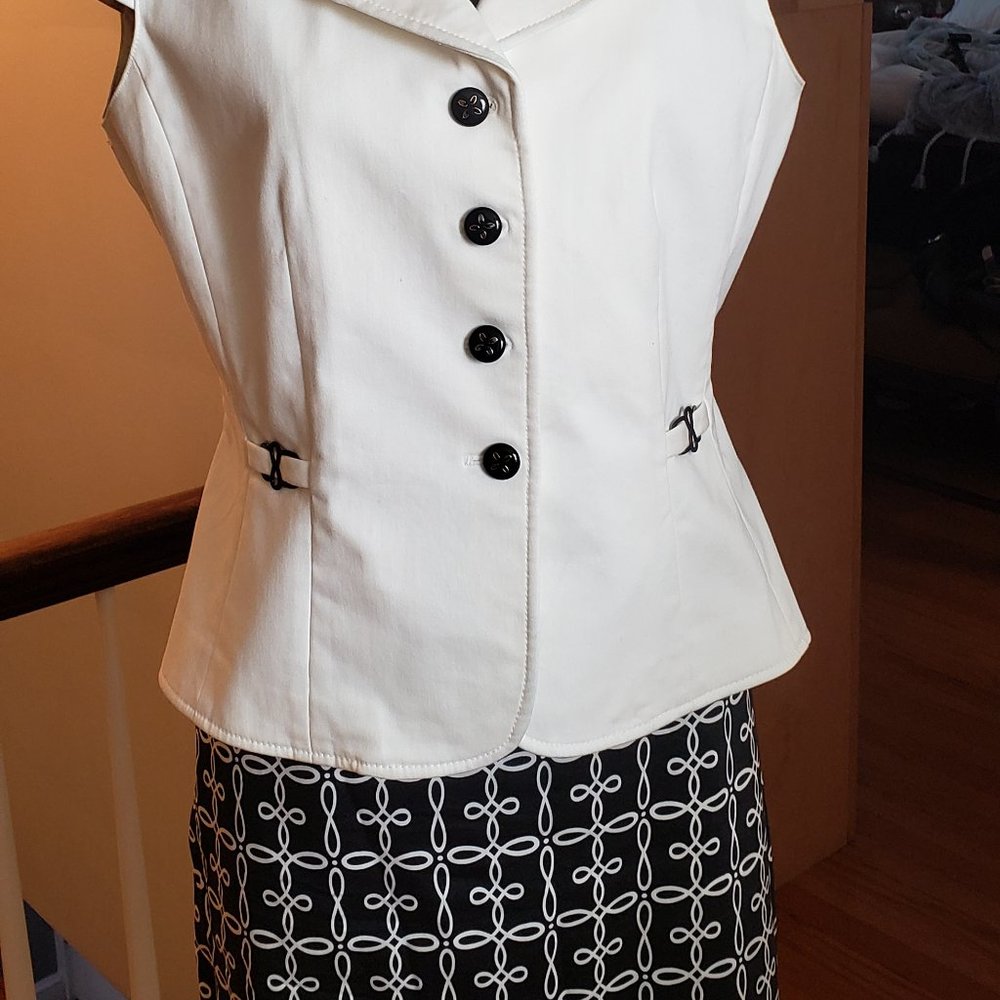 Tahari suit